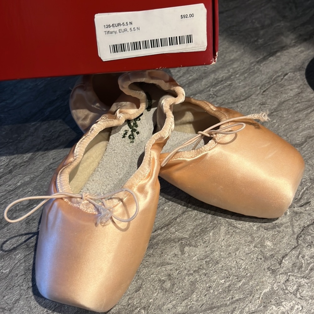 Capezio "Tiffany" Pointe Shoes (brand new) bought them one size too small.